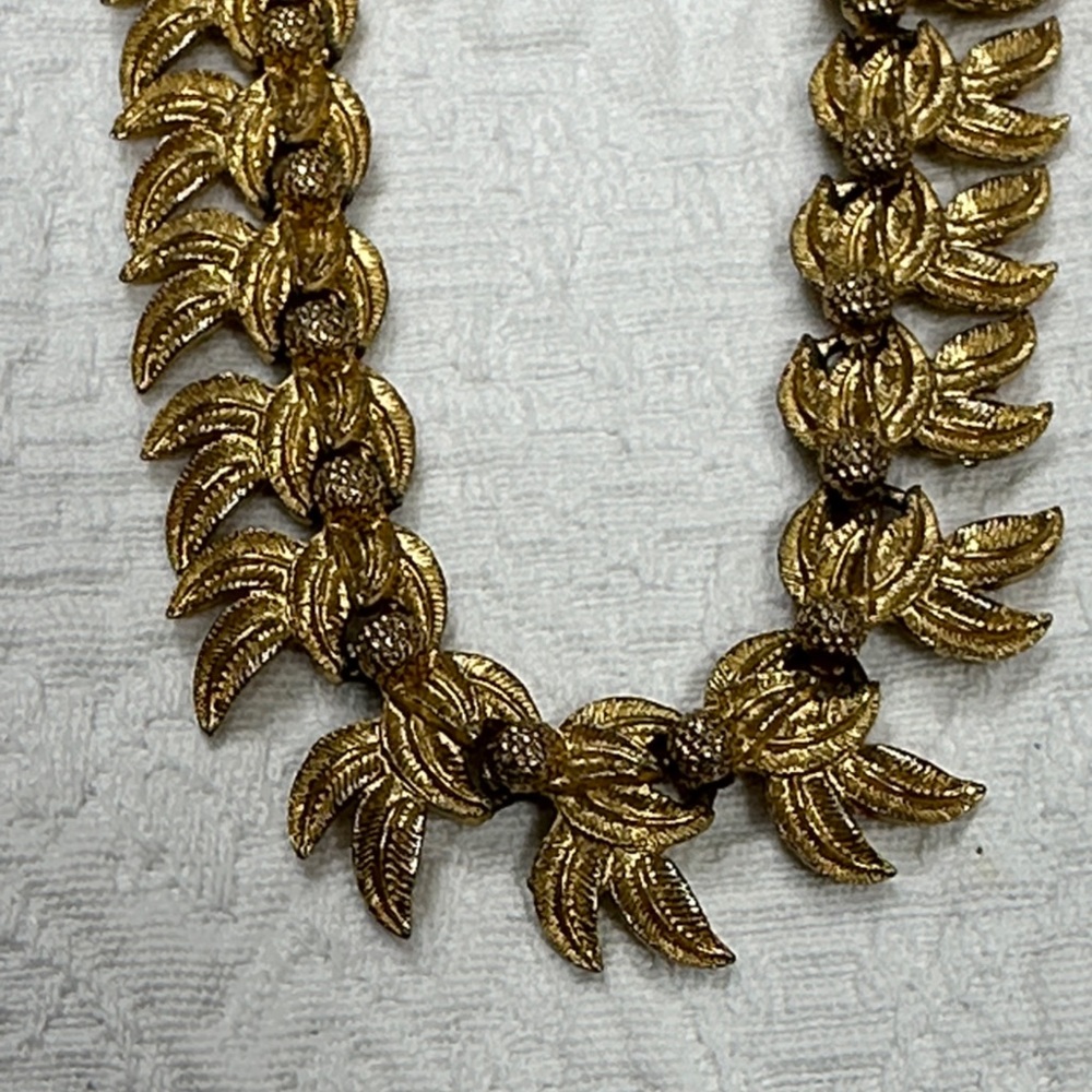 Vintage Gold-Colored Leaf Necklace